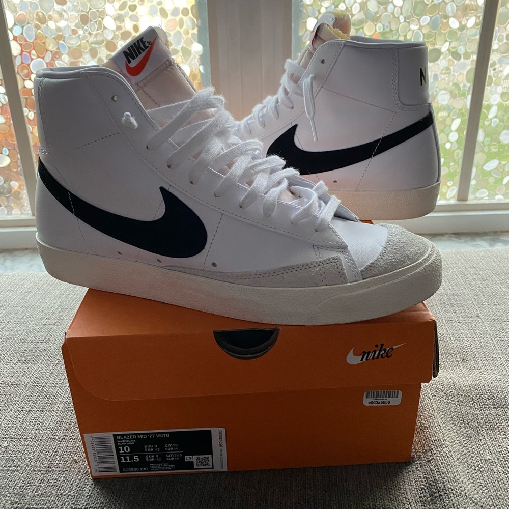 Men’s size 10 shoes Nike Blazer Mid ‘77 Vintage white/black